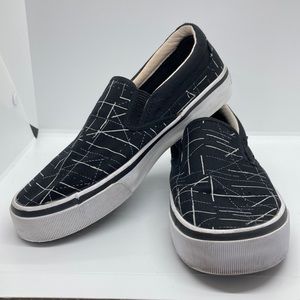 Airwalk Men’s Canvas Slip-on Sneaker Black/White- Size 8